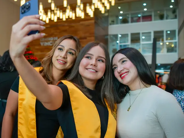 UPAEP Universidad — Graduación: el día en que el esfuerzo florece